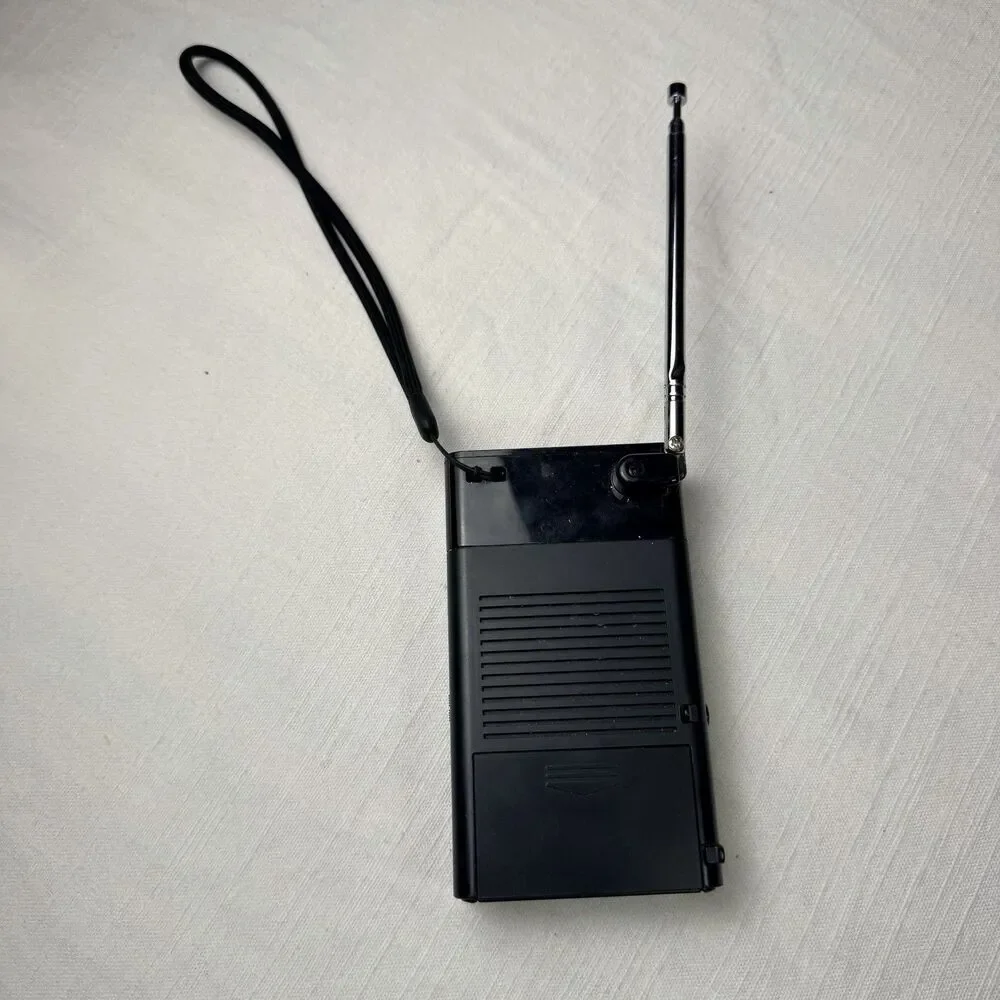 Vintage Working Sony Portable Pocket Radio/ AM-FM/ Full Antenna Black 4.5